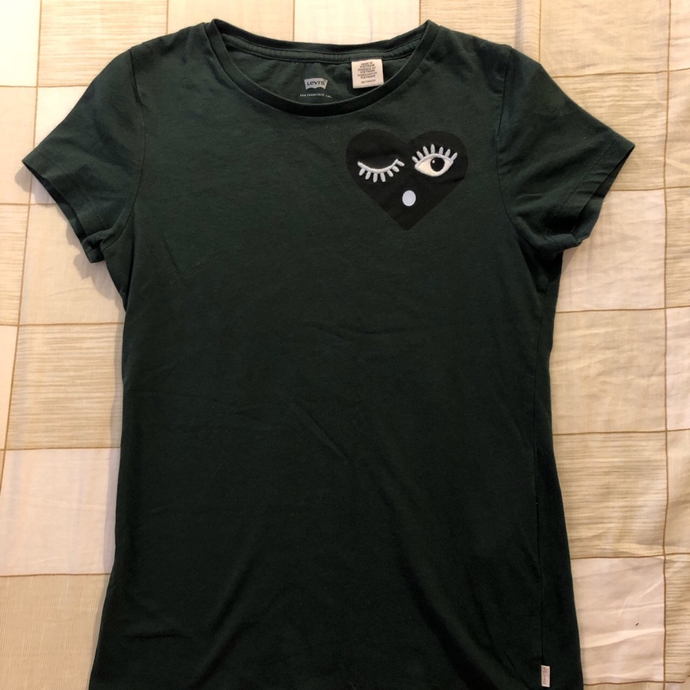Forest green Levi’s tee shirt